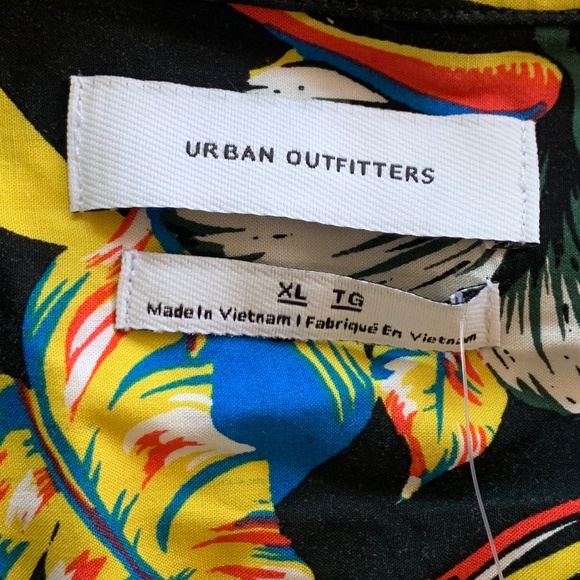 Urban Outfitters Hawaiian Shirt - Picture 4 of 6